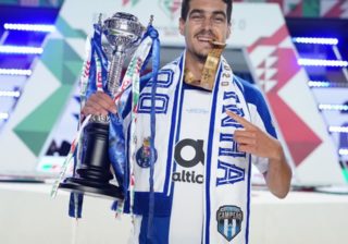 Mercado: Defesa central da formação de saída