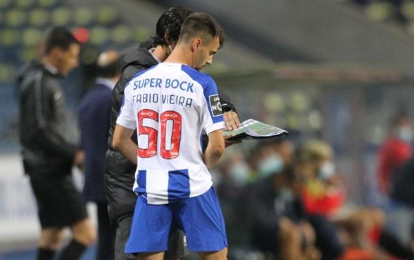 Fábio Vieira é o mais jovem jogador da história do FC Porto a fazer 3 assistências num jogo