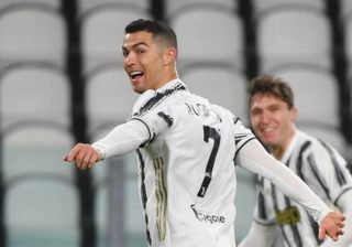 RONALDO MARCA E JUVENTUS GOLEIA(VÍDEO)