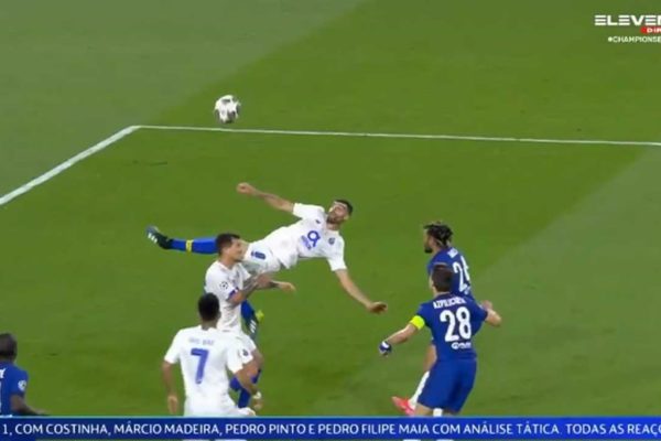 VÍDEO:BRIGHTON “PROVOCA” TAREMI