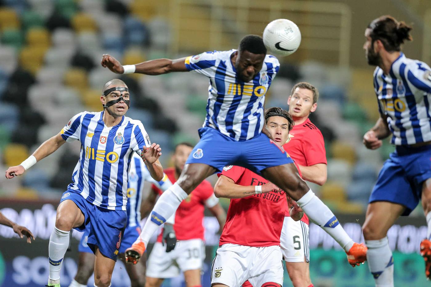 INTERNACIONAL PORTUGUÊS NA ROTA DO DRAGÃO - Portistas Oficial