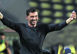Fábio Cardoso ao lado de Pepe