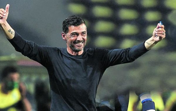 Fábio Cardoso ao lado de Pepe