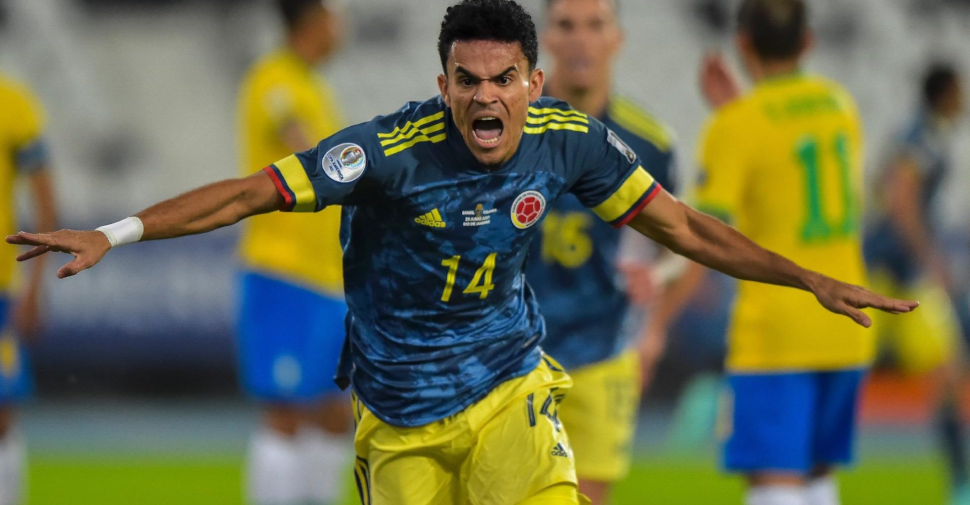 BAYERN MUNIQUE OLHA PARA DIAZ