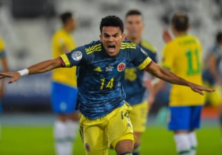 BAYERN MUNIQUE OLHA PARA DIAZ