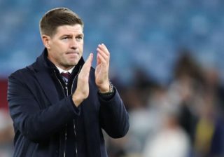 Gerrard volta a equipar filho à Porto