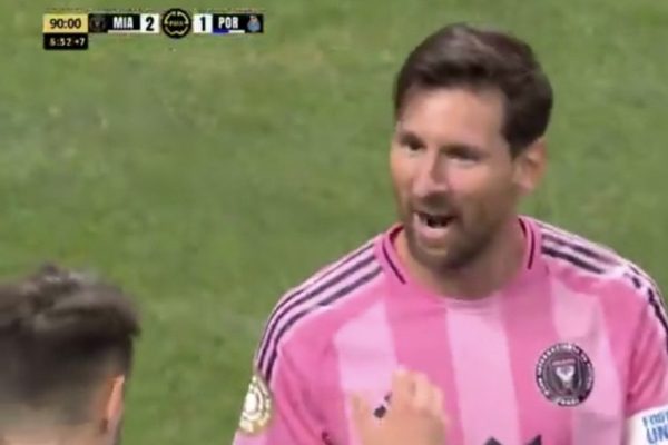 Fábio Vieira fez uma maldade a Lionel Messi e acabaram a rir (VÍDEO)