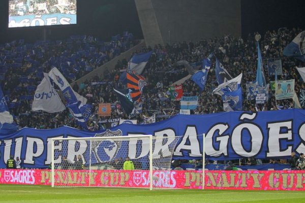 Super Dragões emitem comunicado a criticar o FC Porto por falta de apoios