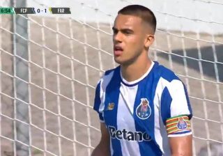 Segundo auto-golo do FC Porto está a correr mundo de tão insólito que é (VÍDEO)
