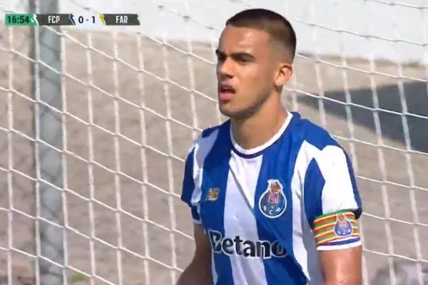 Segundo auto-golo do FC Porto está a correr mundo de tão insólito que é (VÍDEO)