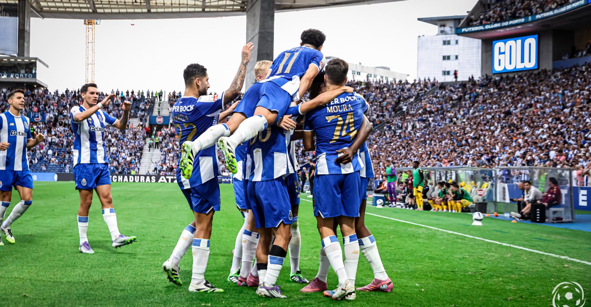 Reforço a caminho? FC Porto tenta garantir craque de 18 anos