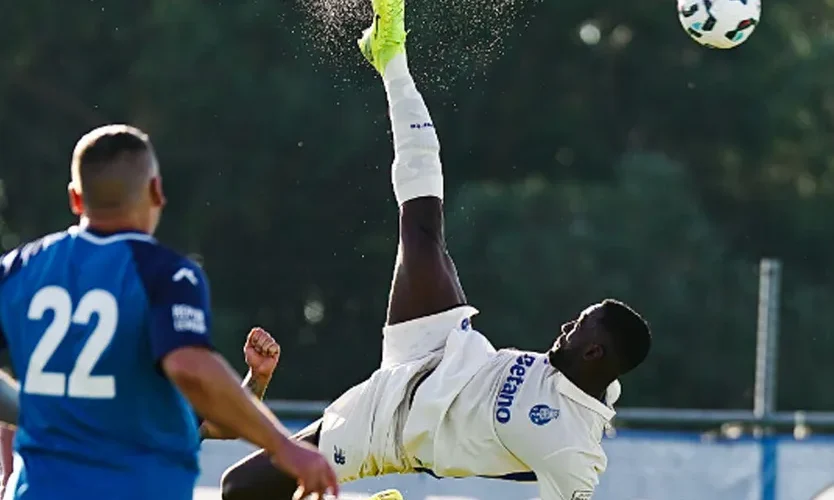 Golo de Jackson Martinez pelas lendas do FC Porto corre o mundo (VÍDEO)